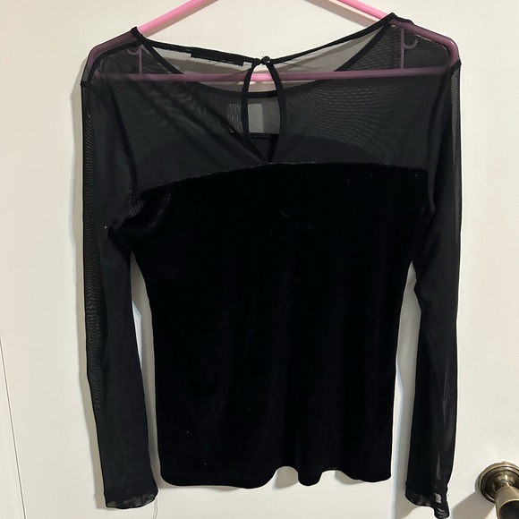 COPY - Women’s top - Picture 8 of 8